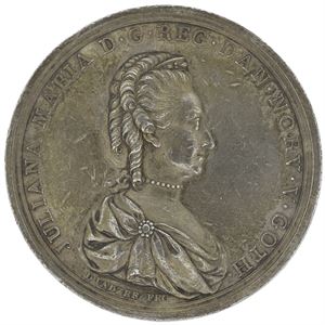 Juliane Maries 24 års bryllupsdag 1776. Adzer. Sølv. 57 mm. Små riper/minor scratches