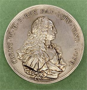 Christian VI. Christiansborgs innvielse 1740. Wahl. Sølv. 69 mm.