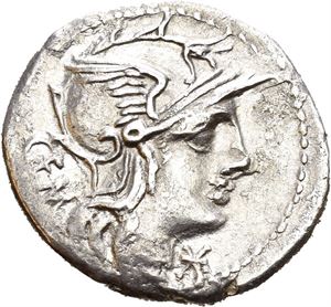 C. Aburius Geminus, 134 f.Kr. AR Denarius (3,72 g), Roma. Advers: Hode av Roma, iført dekorert hjelm, mot høyre. Revers: Mars i quadriaga mot høyre, holder trofé, spyd og skjold.