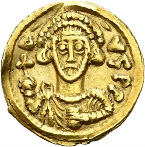 Lombards, Beneventum, Gisulf II 742-751, AV tremissis (1,33 g). In the name of the Byzantine emperor Justinian II with types of Anastasius II. Crowned bust facing holding globus with crown and akakia/Cross potent. Slightly bent at edge
