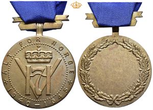 Frihetsmedaljen 1945. Tostrup. Bronse. 33 mm. Med bånd, i original eske