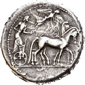 SICILIA, Syracuse. Deinomenid Tyranny. Time of Gelon I or Hieron I, circa 480-475 BC. AR tetradrachm, (17,30 g). Charioteer, holding kentron and rein, driving slow quadriga right; Nike flying above and crowning horses / &Sigma;VR&Alpha;K&Omicron;&Sigma;&Iota;&Omicron;&Nu;, head of Arethusa right, wearing necklace and headband; four dolphins swimming around. Very minor porosity on the surfaces and an insignificant old edge cut and a few almost invisible scratches. Well centered and with a pleasing steel grey toning. Rare type.