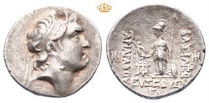 KINGS of CAPPADOCIA. Ariarathes V Eusebes, 163-130 BC. AR drachm (4,12 g)