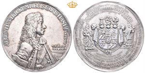 Peder Schumacher (Griffenfeldt). 1674. Hercules. Sølv. 60 mm