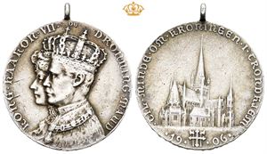 Kong Haakon VII og Dronning Maud, Kroningen 1906. Sølv m/h 16 mm