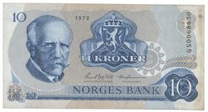 10 kroner 1972. QS0068630. Litt skitten i høyre marg/a bit dirty in the right margin. Erstatningsseddel