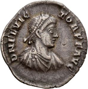 Flavius Victor 387-388, siliqua, Milano. R: Roma sittende mot venstre
